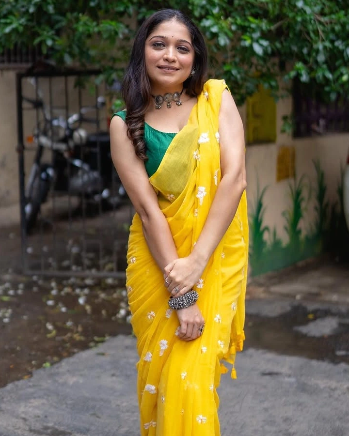 Amruta Phadke Height