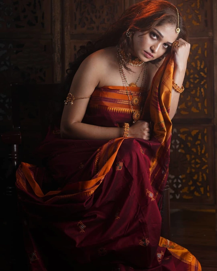 Amruta Phadke Hottest
