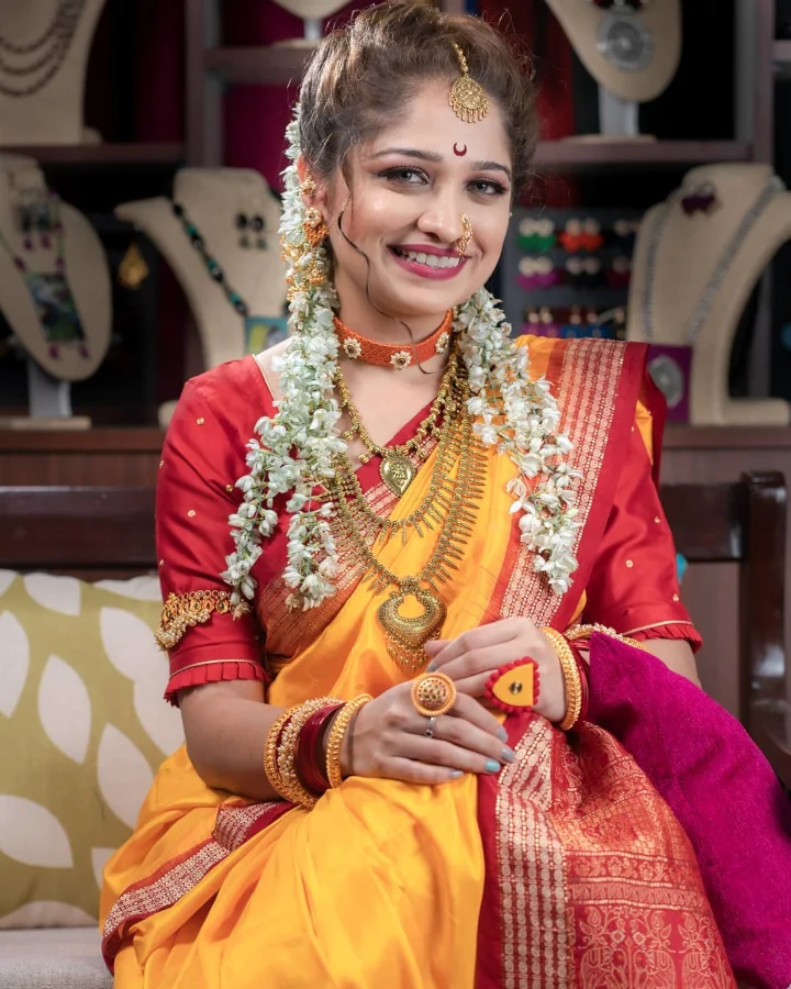 Amruta Phadke Looking Gorgeous as a Bride