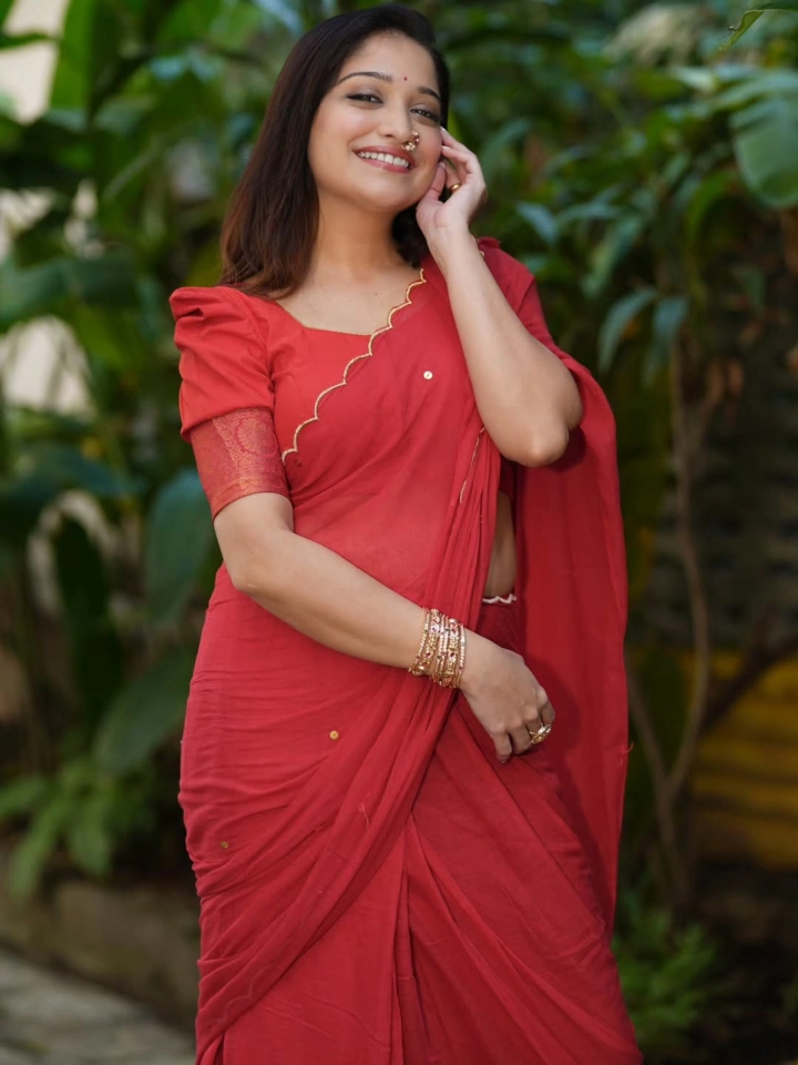 Amruta Phadke Saree Image