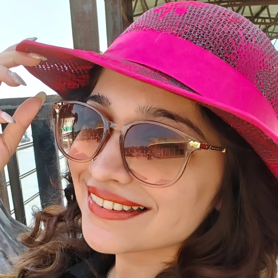 Amruta Phadke Wearing Sunglasses