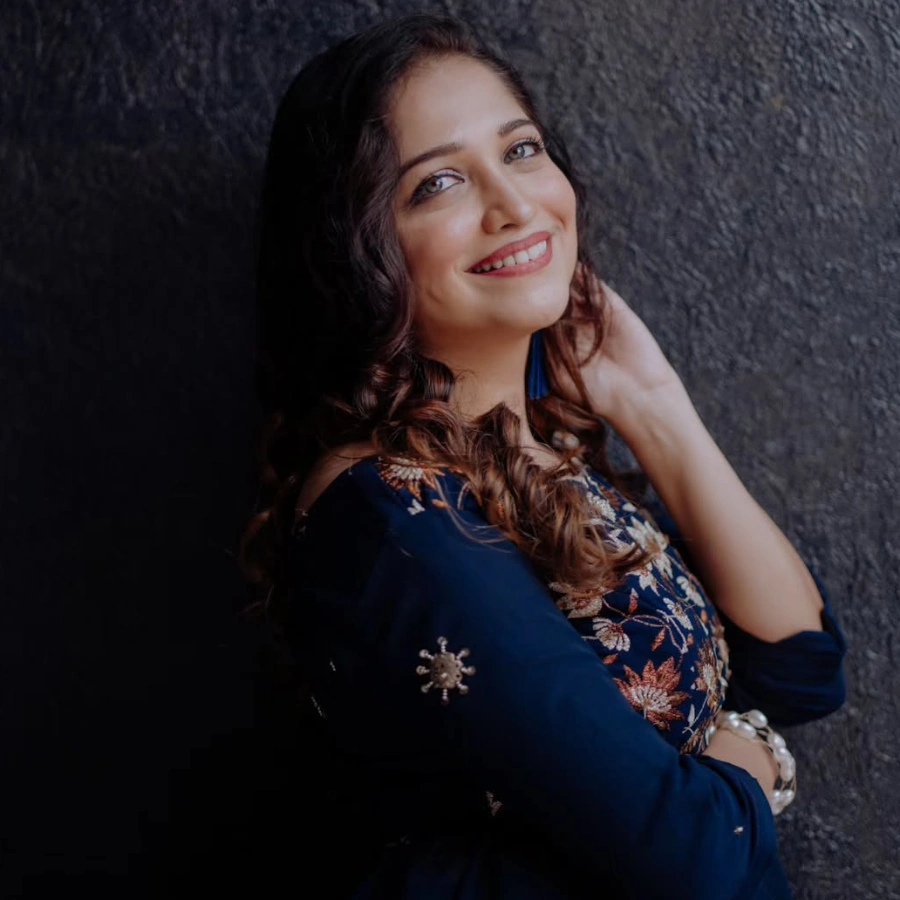 Amruta Phadke Web Stories