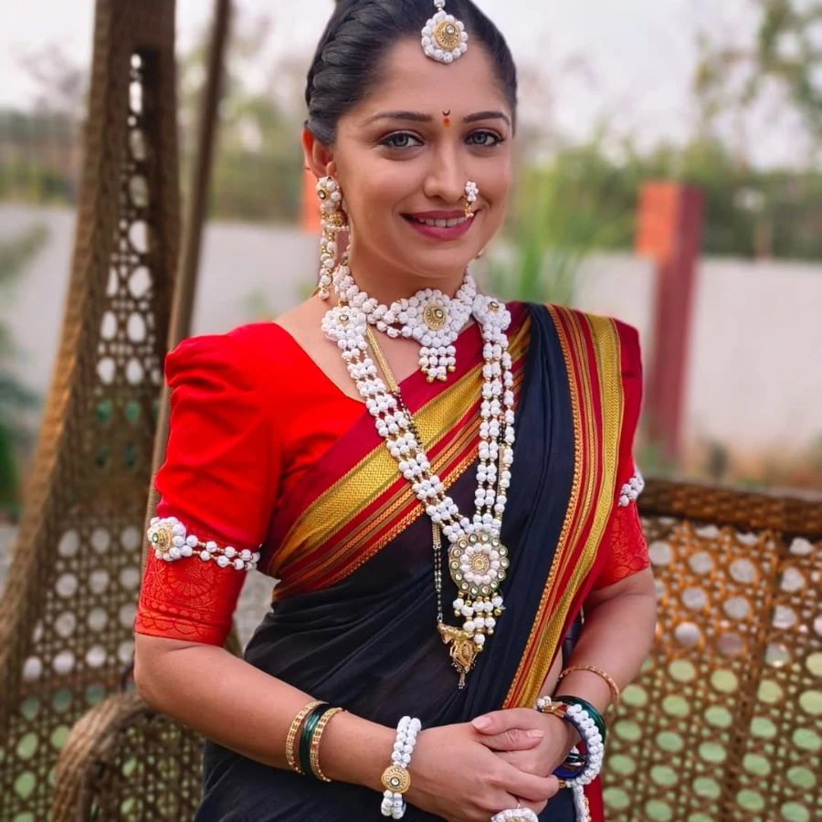 Amruta Phadke has featured in a Jewellery Advertisement