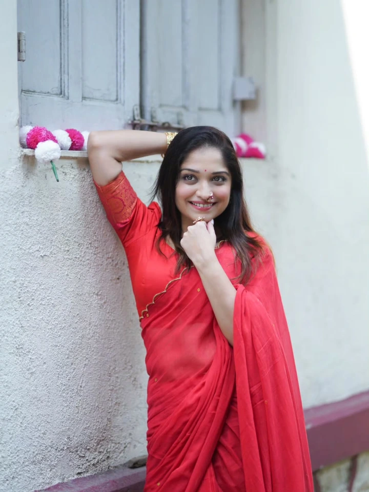 Amruta Phadke in Girls Hostel