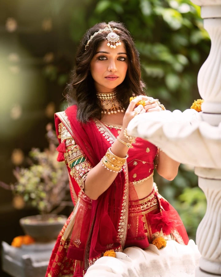 Amruta Phadke in a Hot Indian Traditional Dress Ever