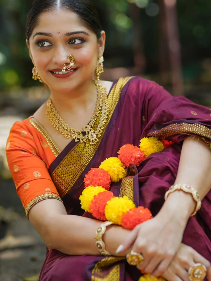 Amruta Phadke in an Extremely Lovely Maharashtrian Look