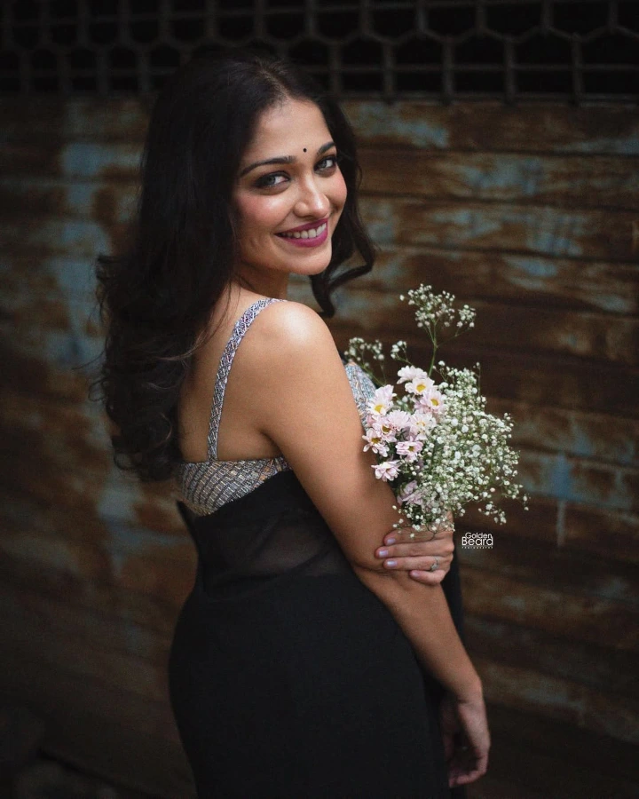 Amruta Phadke's Beautiful Backless Dress