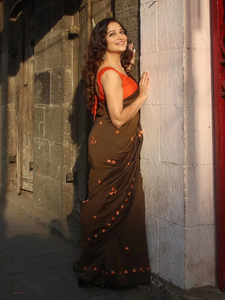 Amruta Phadke's Curvy Body