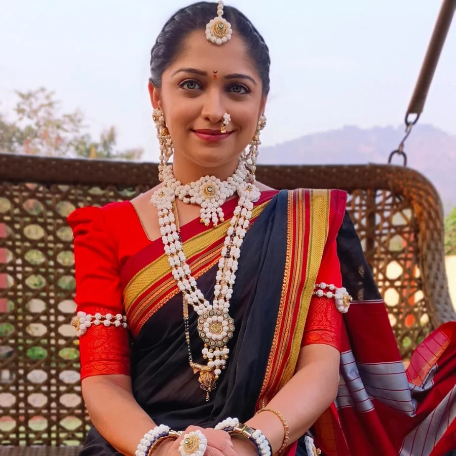 Amruta Phadke's Fabulous Maharashtrian Look