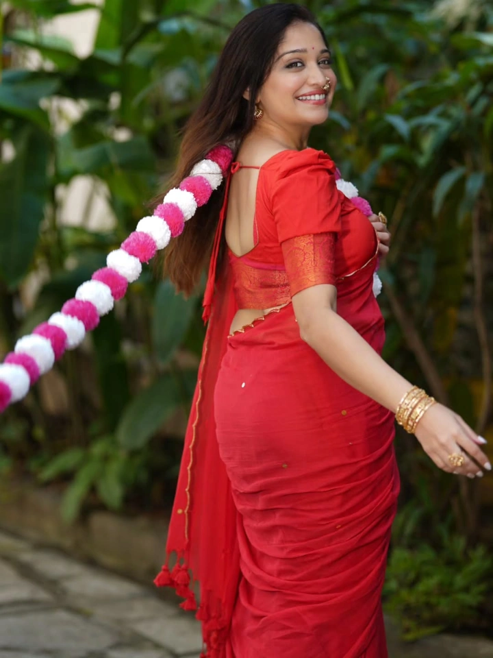 Amruta Phadke's Gorgeous Indian Looks