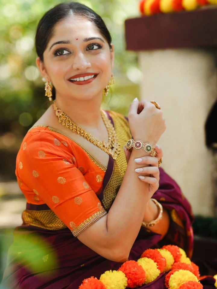 Amruta Phadke's Pretty Face