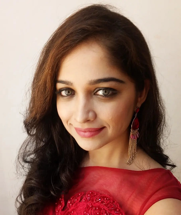 Amruta Phadke's Skin tone is Extremely Fair