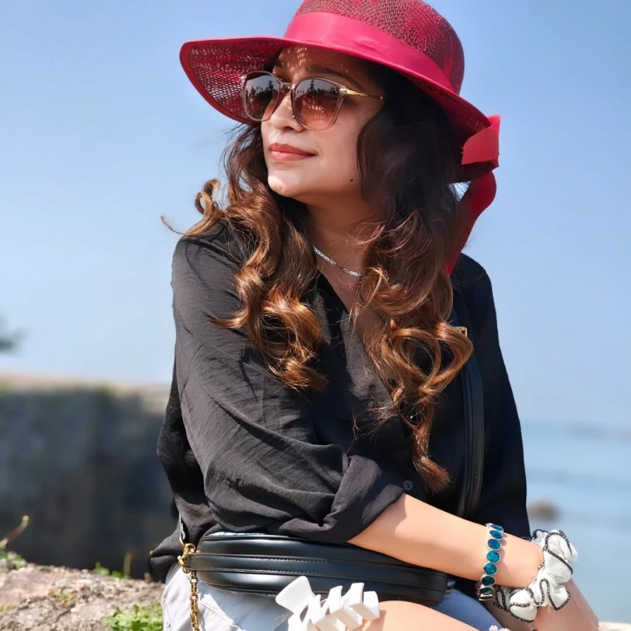 Amruta Phadke's Stunning Image Wearing Sunglasses