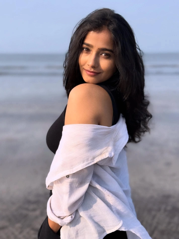 Asmita Deshmukh Spending Quality Time on Beach