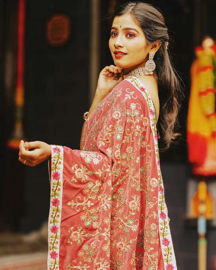 Asmita Deshmukh looking Cute in Saree