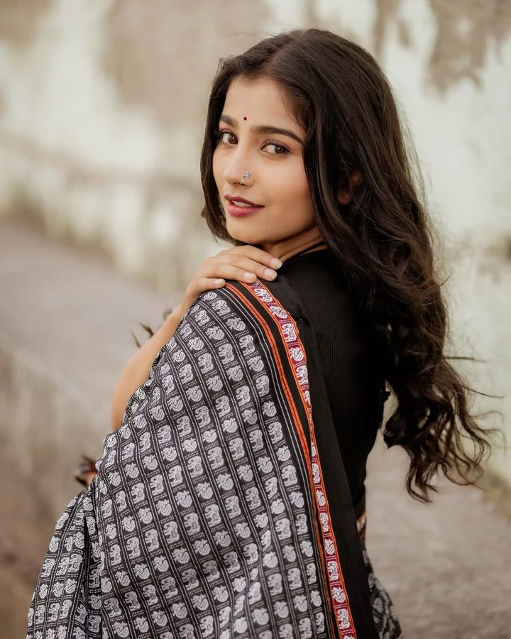Asmita Deshmukh's Pretty Looks